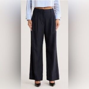 Women’s Career Wayf Navy Pleated Trousers, size M